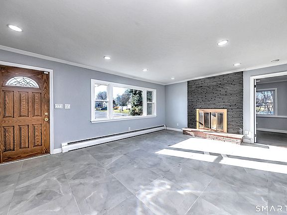 5th image of 206 Bridgeview Place