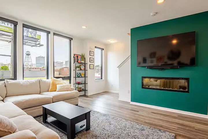3 bed, 1588 sqft, $3,700 — Photo 3