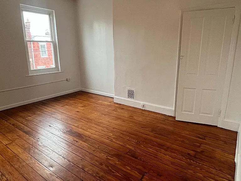 2823 Amber St — Photo 13