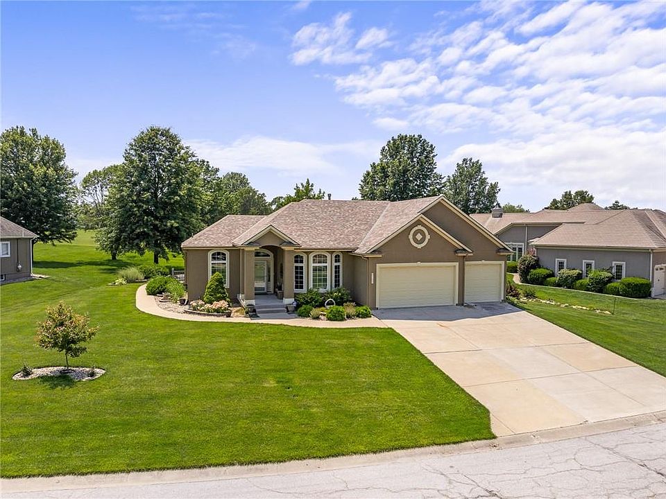 4148 SE Paddock Dr, Lees Summit, MO 64082 | Zillow