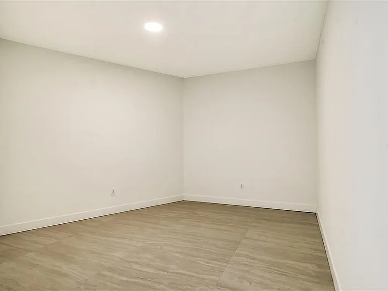 301 Quay Cmns #1011 — Photo 33