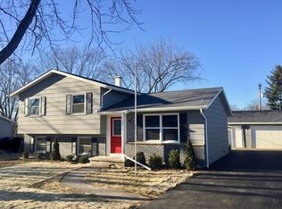 2212 Ridgeland Dr, Lindenhurst, IL 60046