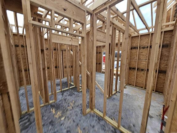 2nd image of 25 Libra Ln