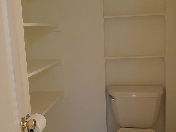 4th image of 1809 Oxford Ave SW APT F