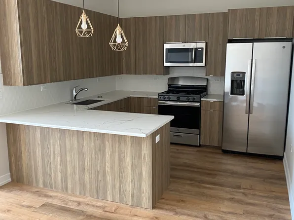 2847 N Clybourn Ave #405, Chicago, IL 60618