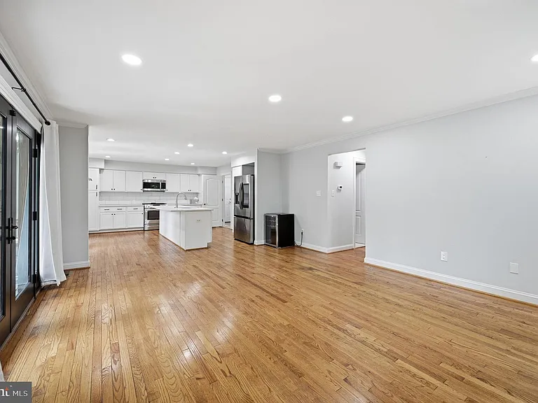 5610 Cavalier Woods Ln — Photo 11