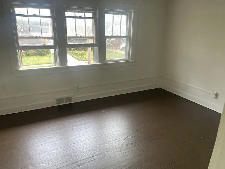854 E Boston Ave — Photo 10