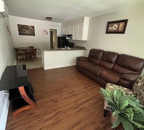2nd image of 407 Brady Dr