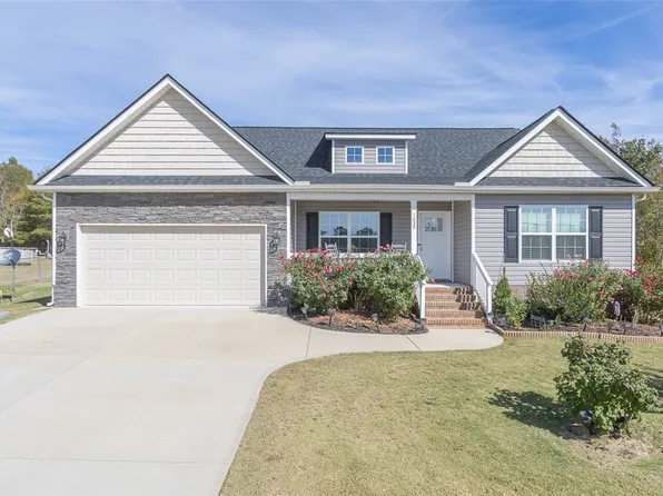 1037 Stoneham Cir, Anderson, SC 29626