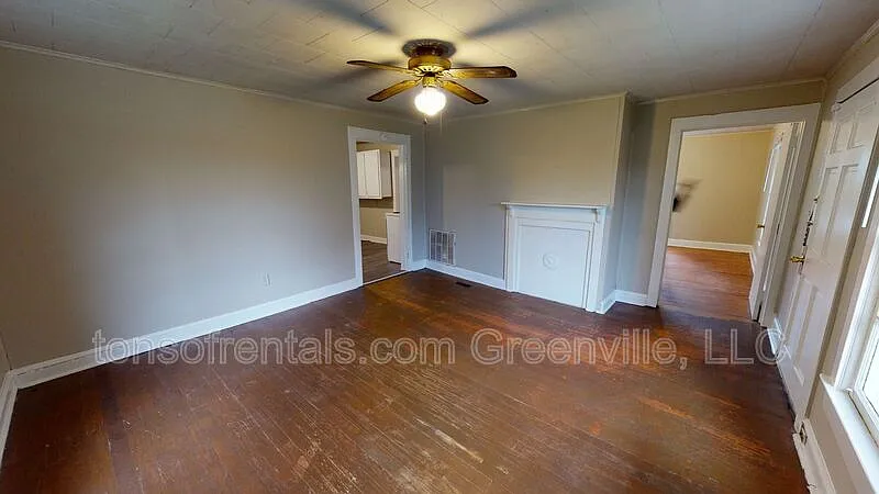 2 bed, 1.0 bath, 1000 sqft, $995 — Photo 3