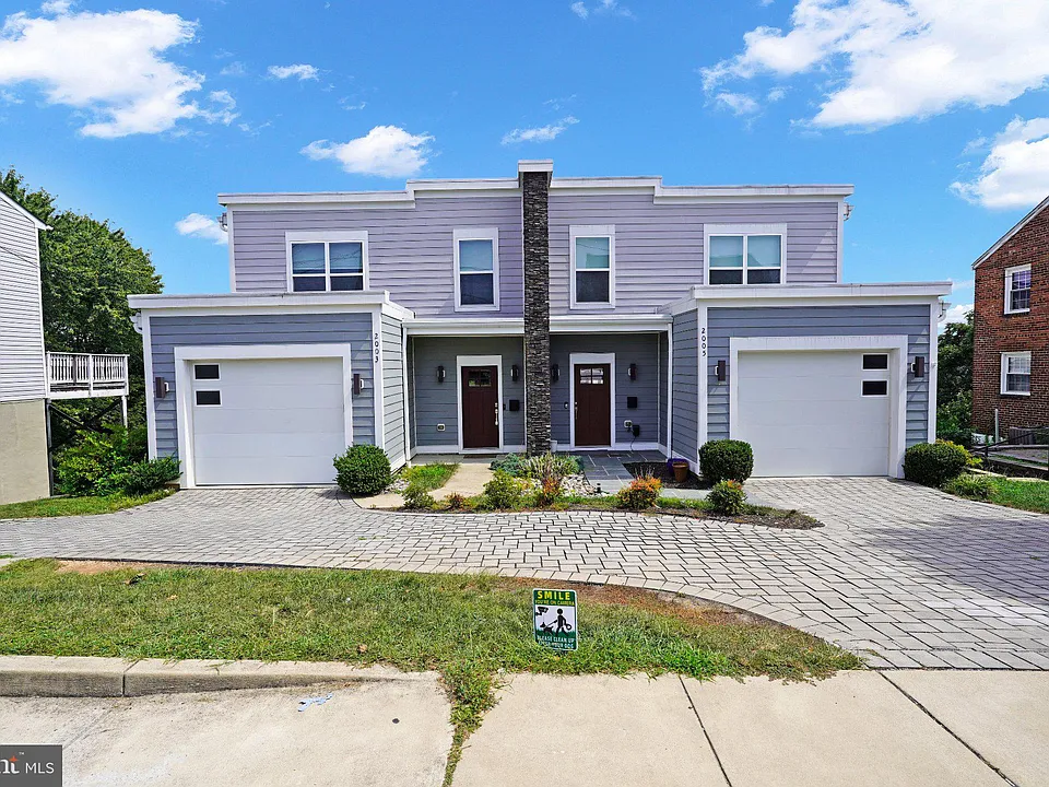2003 S Lincoln St