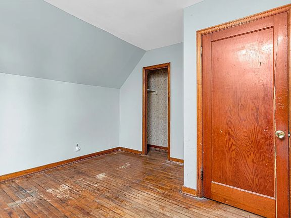 Bedroom 1 - also includes small den area