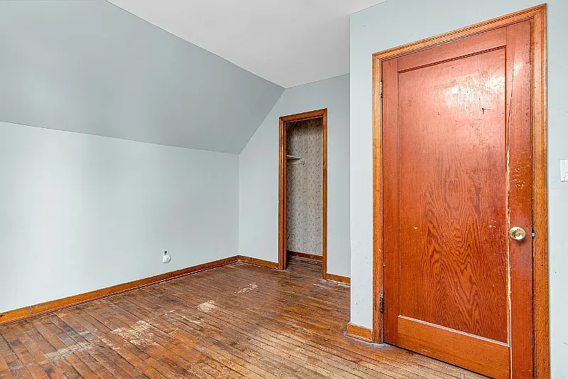 Bedroom 1 - also includes small den area