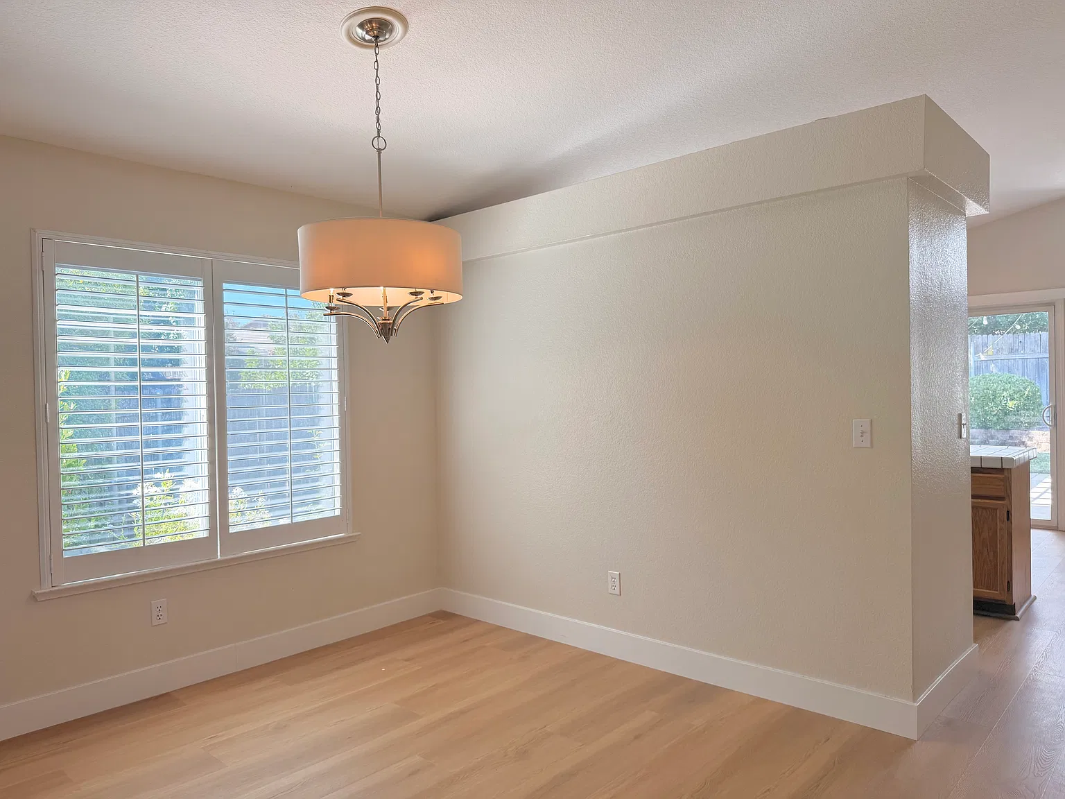 3 bed, 1316 sqft, $2,645 — Photo 4
