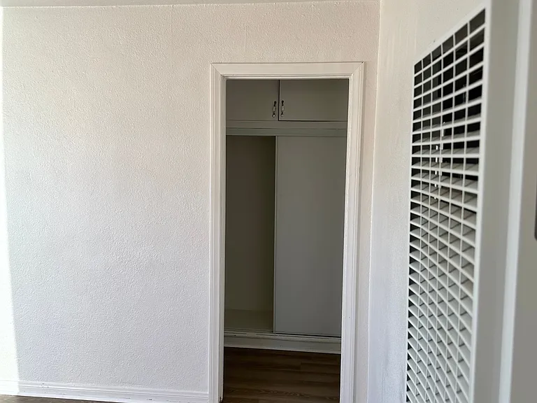 5055 1/2 Muir Ave #5055.5 — Photo 9