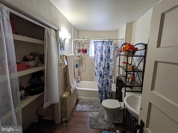 3rd image of 315 N East Ave