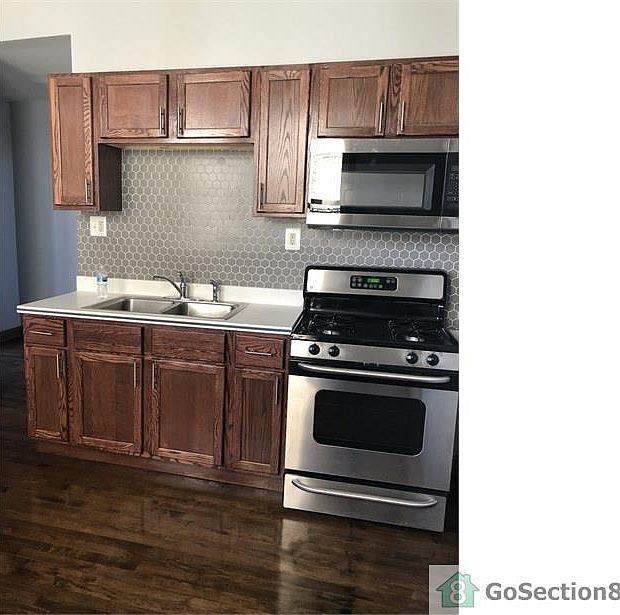 1st image of 4011 W 21st St #2R