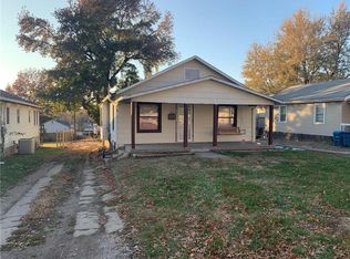 226 S Hardy Ave, Independence, MO 64053
