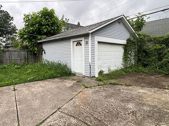 4th image of 813 W Hillcrest Ave