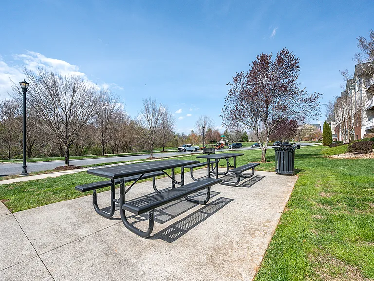 100 Capstone Dr — Photo 39