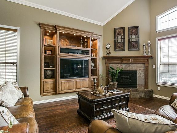 5th image of 5117 Mohegan Ln