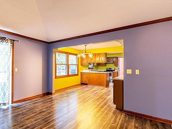 4th image of 5388 Crestwood Dr