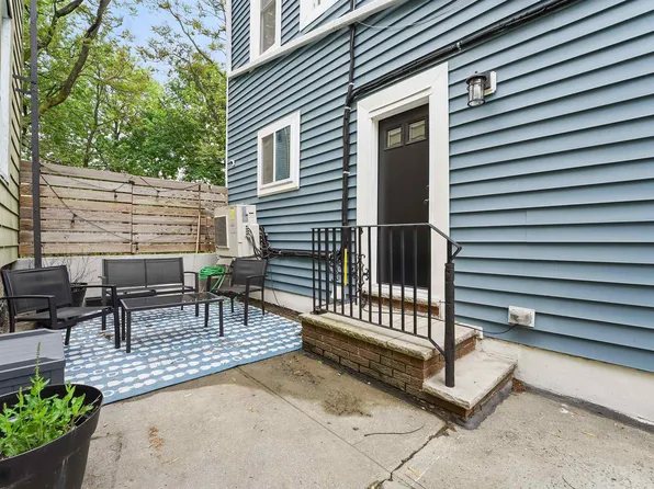 106 Griffith Street image 38 of 40