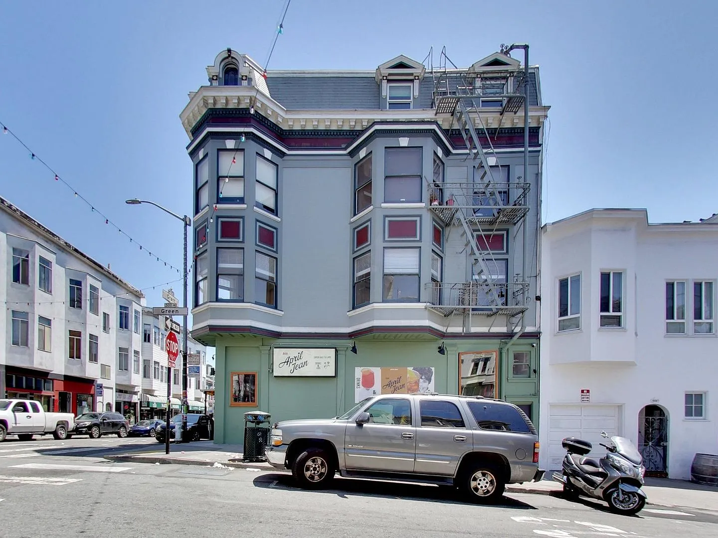 Could not be closer to the heart of North Beach In-unit laundry, Peak Telegraph Hill Location — Photo 4