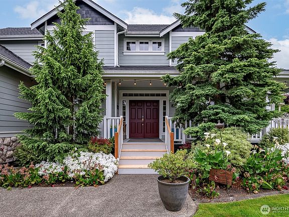 3rd image of 2701 91st Avenue E