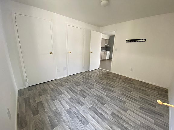 5th image of 355 Bayville Ave APT 4