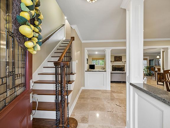 4th image of 6023 Beaudry Dr