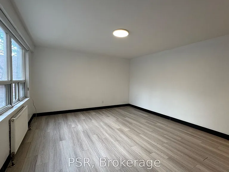 600 Eglinton Ave W #105 — Photo 2