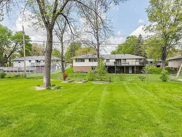 181 Dawn Ave — Photo 22