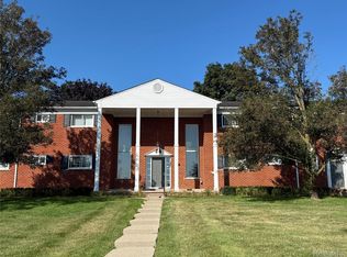 1099 Tienken Ct APT 204, Rochester, MI 48306