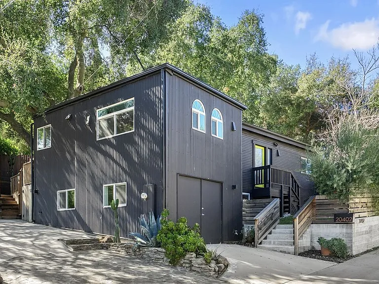 20402 Paradise Ln — Photo 2