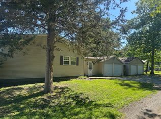 204 W Coal St, Buckner, IL 62819