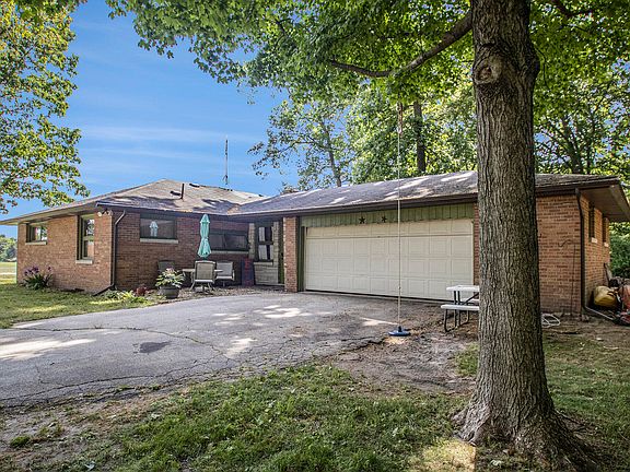 3rd image of 68976 6th St