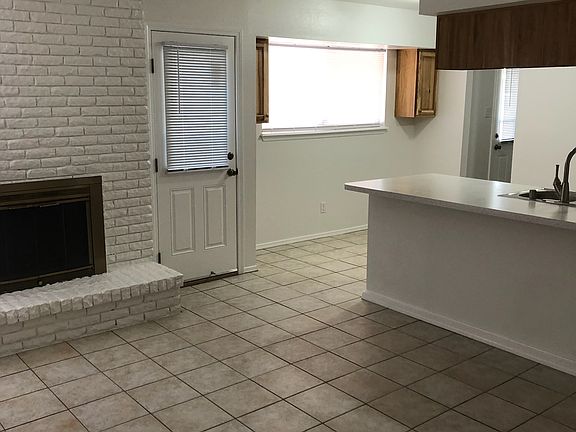 3rd image of 13137 Camino Del Norte NE