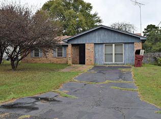 202 Gilbert St, Lone Star, TX 75668
