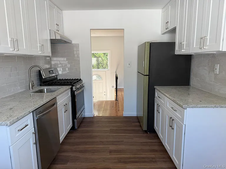 65 Florida Ave — Photo 4