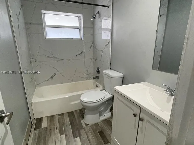 1532 SW 5th Pl #D — Photo 10