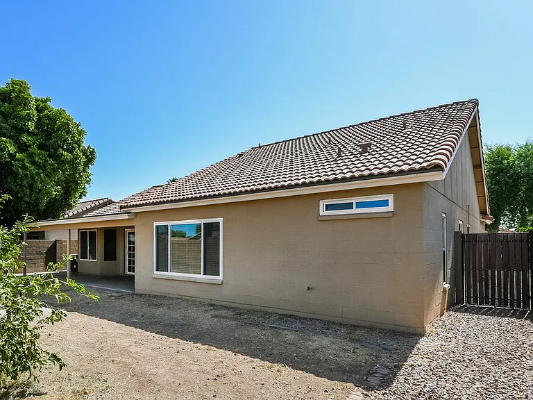 820 N Sailors Way — Photo 16