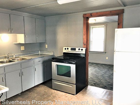 5th image of 833 2nd St #5