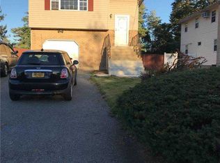 696 Clocks Blvd, Massapequa, NY 11758