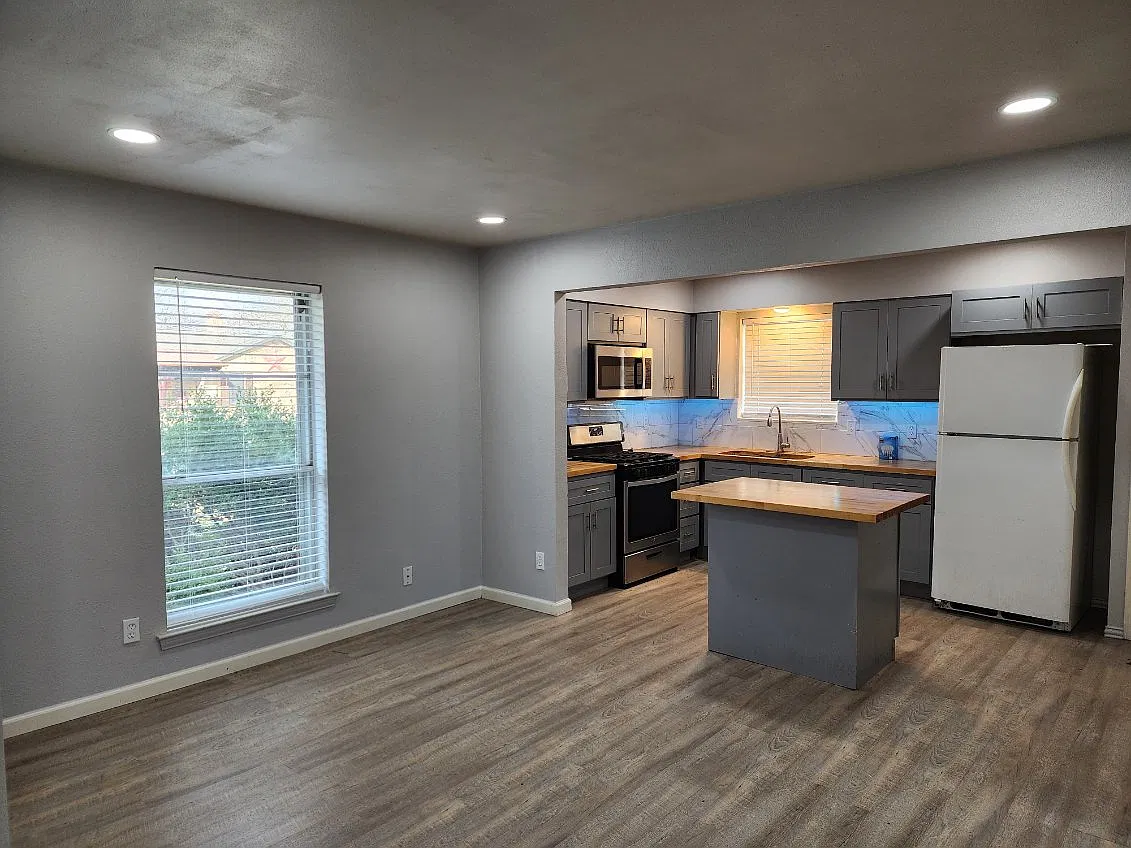 3 bed, 1474 sqft, $2,300 — Photo 3