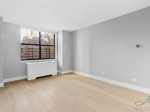 330 East 39th Street image 10 of 20