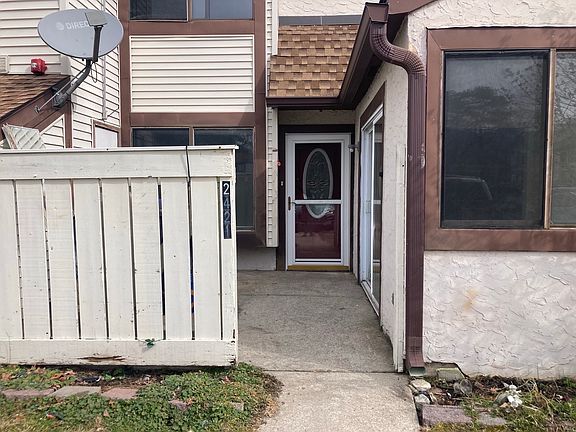 2nd image of 2421 Bayberry Ct