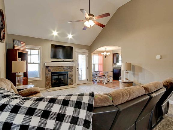 4th image of 3441 Bradfield Dr