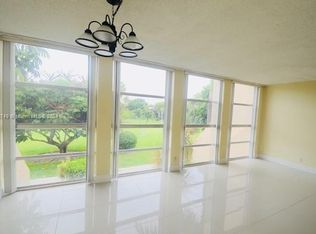 2101 Atlantic Shores Blvd APT 212, Hallandale Beach, FL 33009