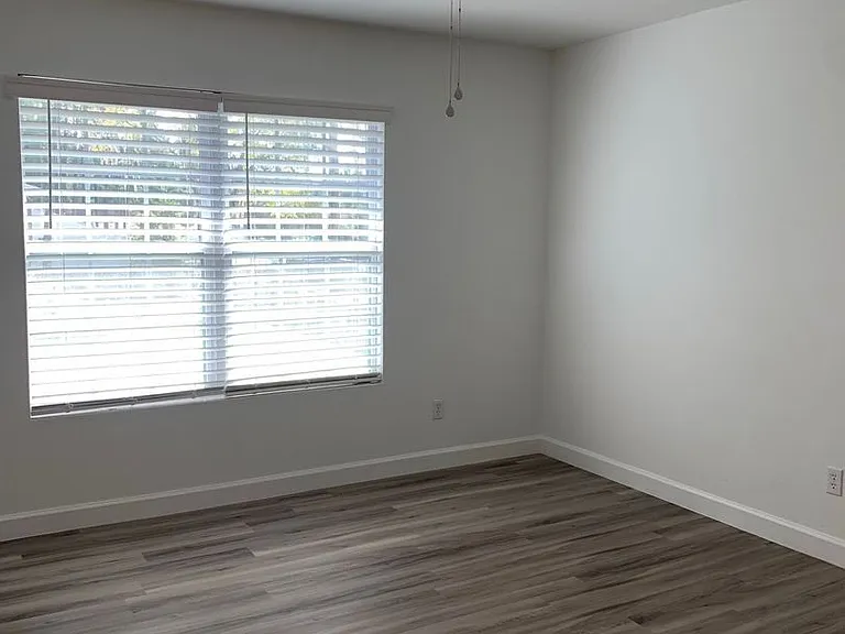695 Douglas Dr #A — Photo 18